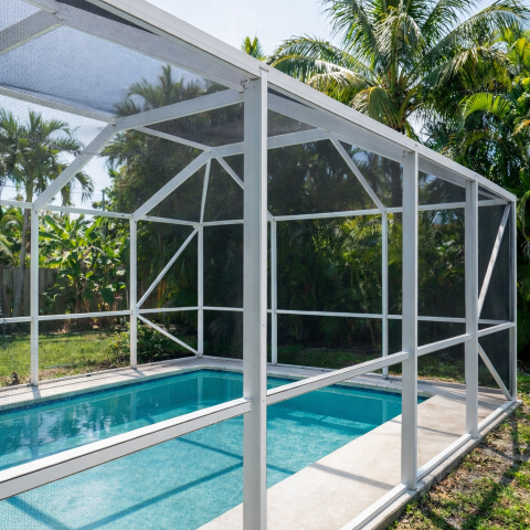 9d37e2ce-59f6-4146-b550-250469c7b896 (Small)