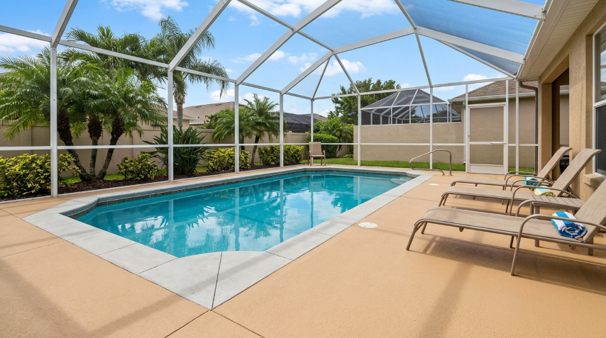 Pool deck with knockdown texture finish